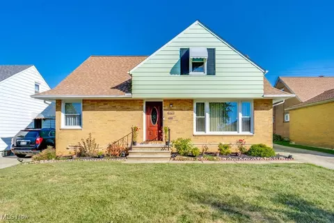 179 Willard Ave, Bedford, OH 44146