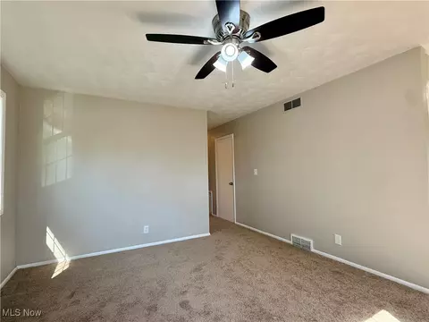 1693 E 32nd St, Lorain, OH 44055 photo 10
