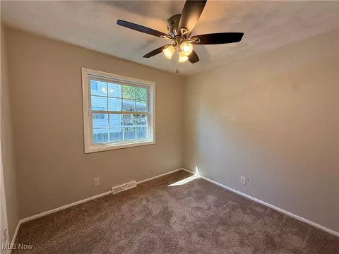 1693 E 32nd St, Lorain, OH 44055 photo 8
