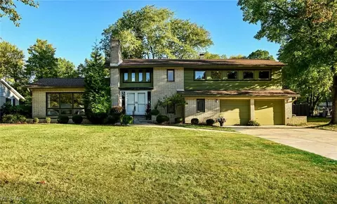 3785 Russett Dr, Broadview Heights, OH 44147