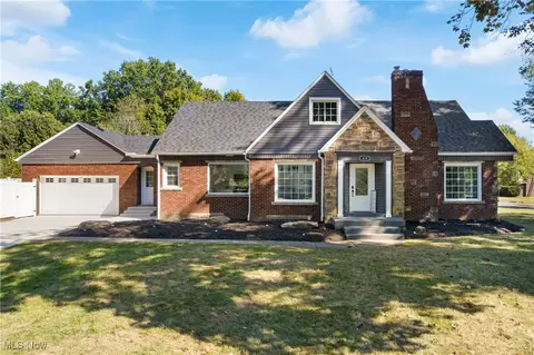419 Dorchester Rd, Akron, OH 44320