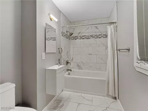 Bath - 5265 Bellview St, Maple Heights, OH 44137 photo 3 of 4