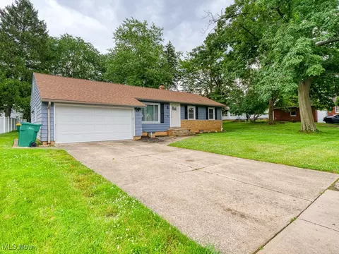 Exterior - 5265 Bellview St, Maple Heights, OH 44137 photo 3 of 5