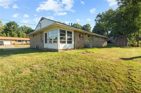 Exterior - 3038 20th St NW, Canton, OH 44708 photo 5 of 5