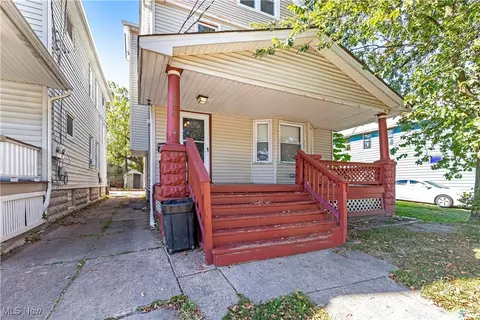 2084 W 104th St, Cleveland, OH 44102