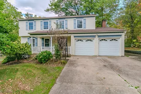 7925 Skylineview Dr, Concord, OH 44060