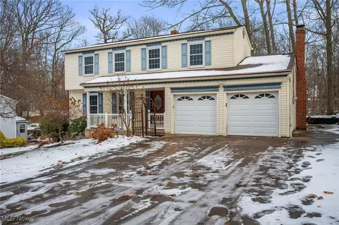 7925 Skylineview Dr, Concord, OH 44060