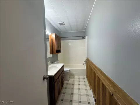 194 Railroad St, Lagrange, OH 44050 photo 6