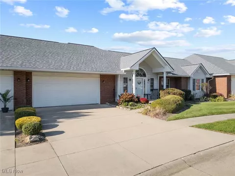 996 Rosemarie Cir, Wadsworth, OH 44281