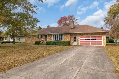 5668 Allendale Dr, North Olmsted, OH 44070