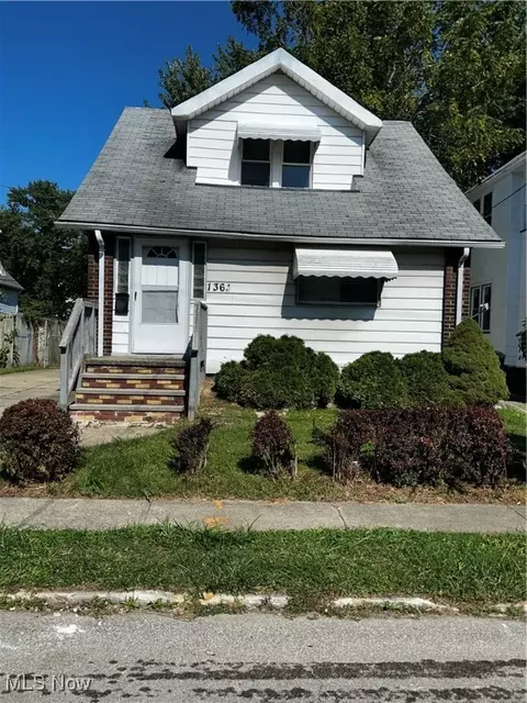 1363 Clearaire Rd, Cleveland, OH 44110