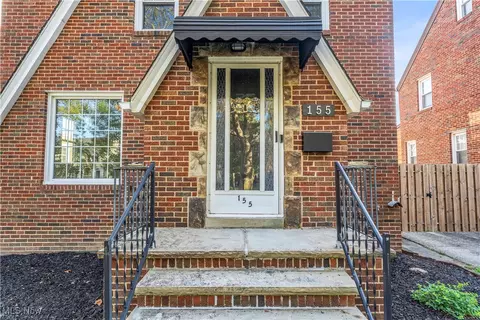 155 E 211th St, Euclid, OH 44123 photo 3