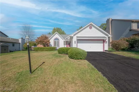 6488 S Timberidge Dr, Austintown, OH 44515