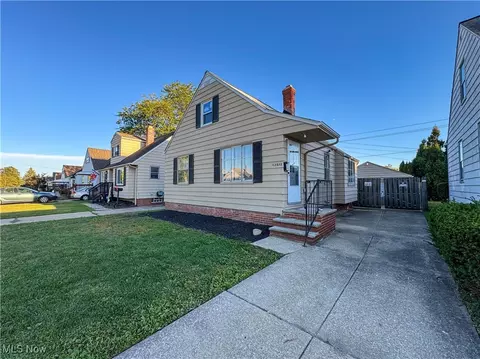 13012 Oak Park Blvd, Garfield Heights, OH 44125