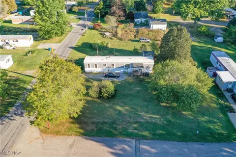 7390 Spillway Rd, Lisbon, OH 44432