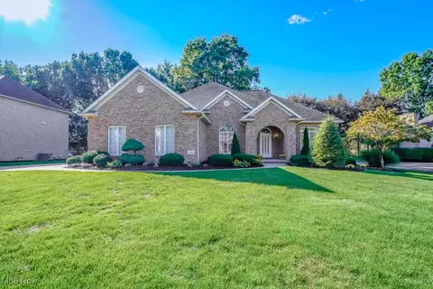 434 Heather Cir NE, North Canton, OH 44720