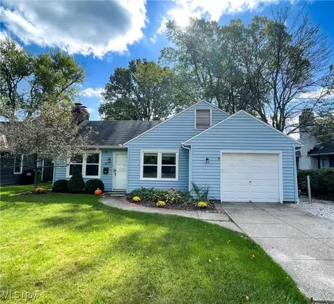617 Lindberg Blvd, Berea, OH 44017