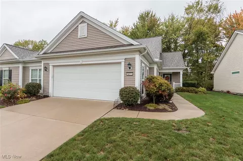 5277 Spruce Pointe Ln, Brunswick, OH 44212
