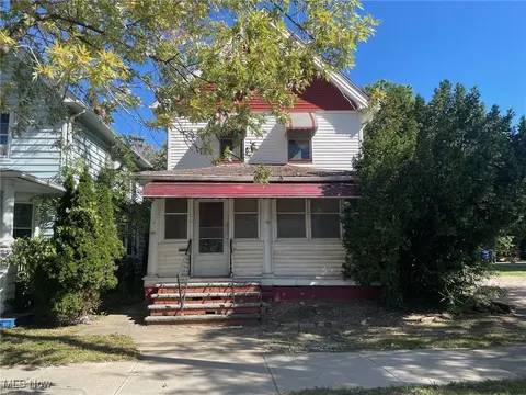 677 Eddy Rd, Cleveland, OH 44108