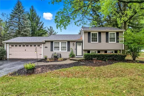 211 Natale Dr, Cortland, OH 44410