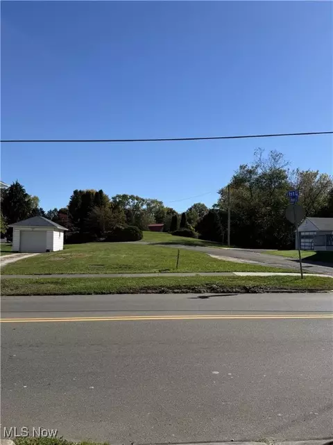 1 St NE, Massillon, OH 44646
