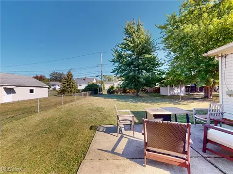 Exterior - 1847 Eldon Dr, Wickliffe, OH 44092 photo 3 of 4