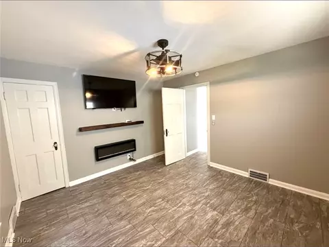 315 E 232nd St, Euclid, OH 44123 photo 10