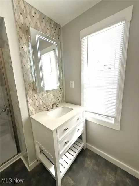 315 E 232nd St, Euclid, OH 44123 photo 13