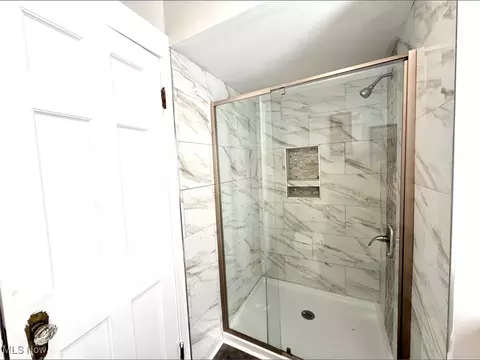 315 E 232nd St, Euclid, OH 44123 photo 12