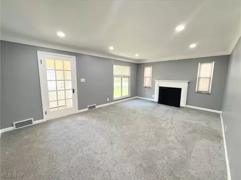 315 E 232nd St, Euclid, OH 44123 photo 3