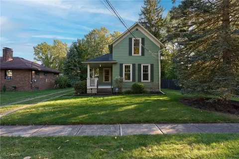 23 Hamilton St, Berea, OH 44017