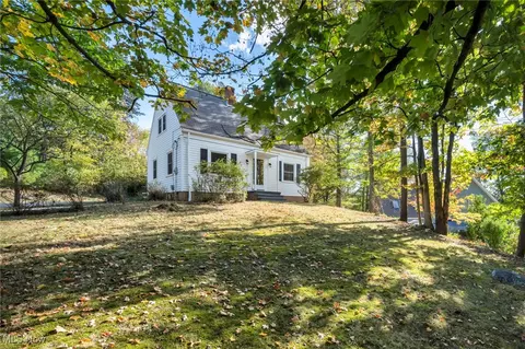 6959 Mill Rd, Brecksville, OH 44141