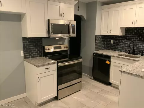 Kitchen - 317 E 44th St, Lorain, OH 44052 photo 3 of 4