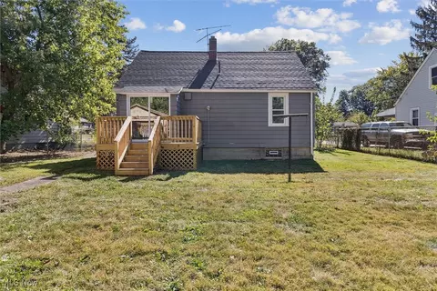 Exterior - 317 E 44th St, Lorain, OH 44052 photo 2 of 3