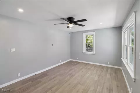 Living - 317 E 44th St, Lorain, OH 44052 photo 1 of 3