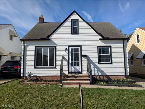 5252 W 45th St, Parma, OH 44134