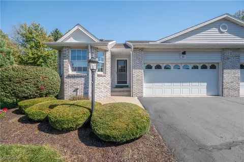 20 Harneds Lndg, Cortland, OH 44410