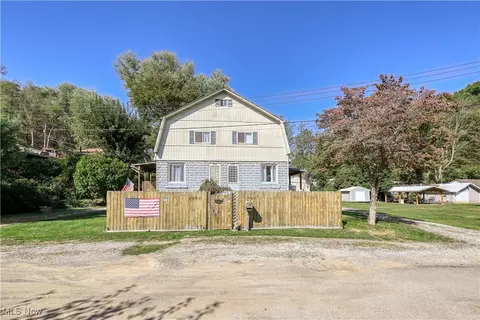 1751 Crawford Ave, Wellsville, OH 43968