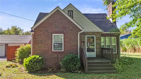 880 S Thoman St, Crestline, OH 44827