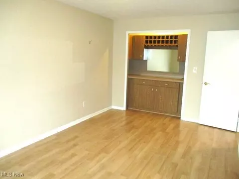 Living - 942 Pearson Cir #4, Boardman, OH 44512 photo 2 of 3