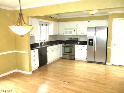Kitchen - 942 Pearson Cir #4, Boardman, OH 44512 photo 1 of 1