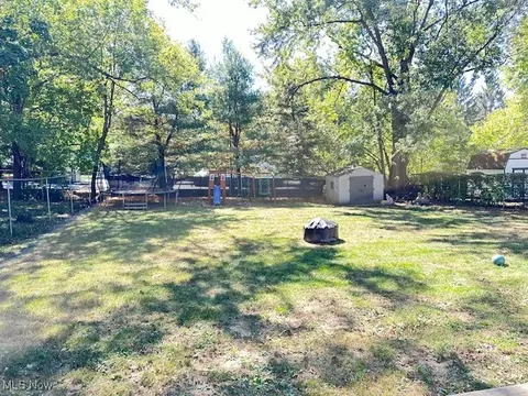 Exterior - 2194 Santom Rd E, Stow, OH 44224 photo 3 of 4