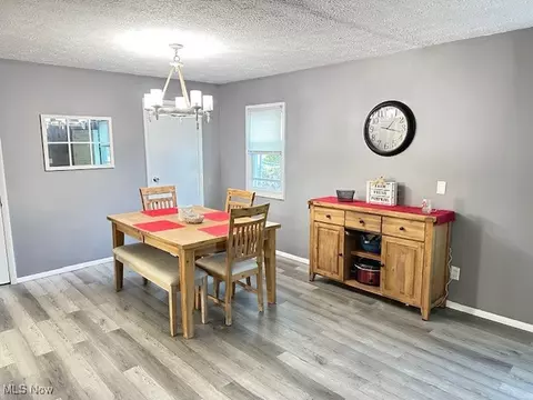 Dining - 2194 Santom Rd E, Stow, OH 44224 photo 1 of 2