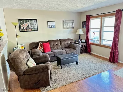 Living - 2194 Santom Rd E, Stow, OH 44224 photo 1 of 1