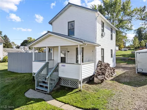 14860 Churchfield St NW, North Lawrence, OH 44666