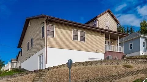 72 N Pembroke Ave, Zanesville, OH 43701