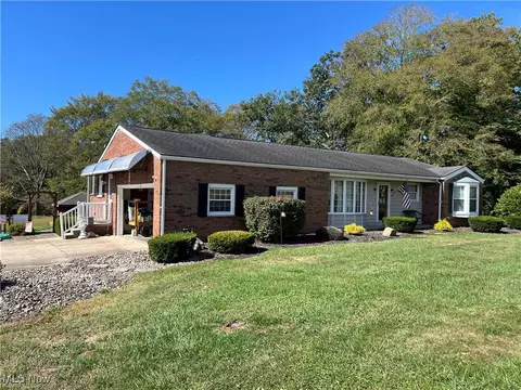 2701 Orangeville Rd, Masury, OH 44438