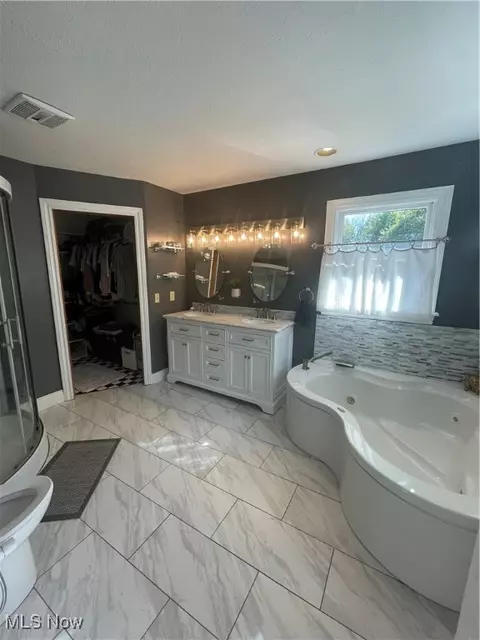 Bath - 17771 5th St, Beloit, OH 44609 photo 2 of 4