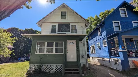 848 Clark St, Akron, OH 44306