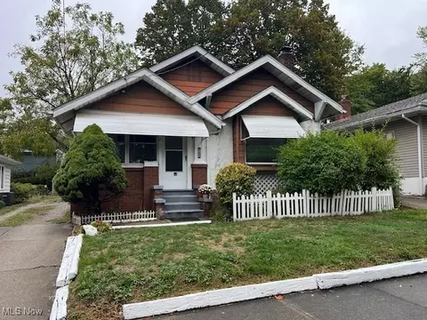 989 Harrison Ave, Akron, OH 44314